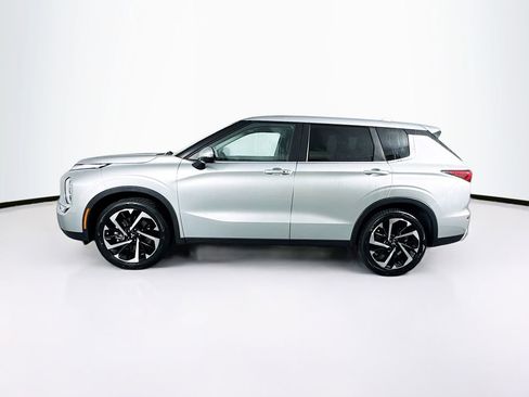 Used 2023 Mitsubishi Outlander SE image 6