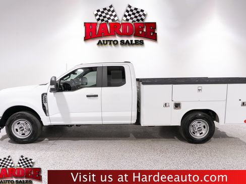 Used 2023 Ford F250 XL w/ XL Chrome Package RWD image 1