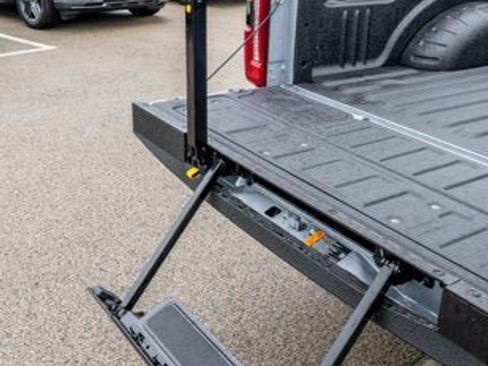 New 2026 Ford F250 Lariat w/ Black Appearance Package image 51