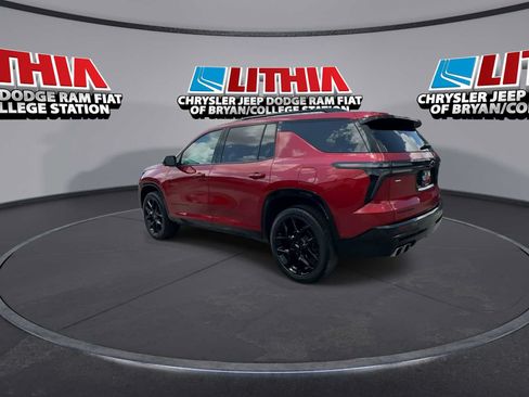 Used 2025 Chevrolet Traverse RS FWD image 6