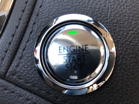 Used 2017 Lincoln Continental Reserve w/ Climate Package image 28