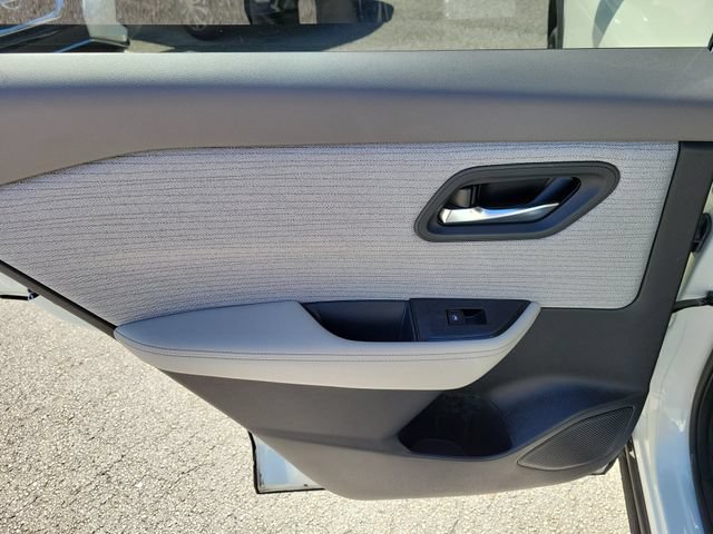 Certified 2021 Nissan Rogue SV FWD image 11