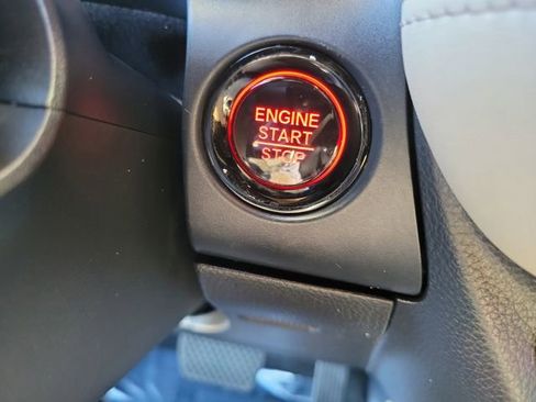 Certified 2023 Honda HR-V LX image 28