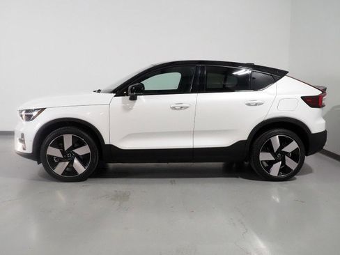 Used 2022 Volvo C40 P8 Recharge Ultimate image 9