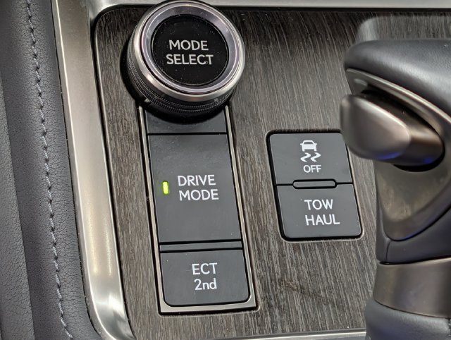 Used 2025 Lexus GX 550 w/ Accessory Package (2T) AWD/4WD image 17