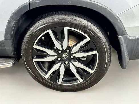 Used 2019 Honda Pilot Touring image 9