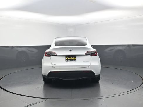 Used 2023 Tesla Model Y Long Range AWD/4WD image 3