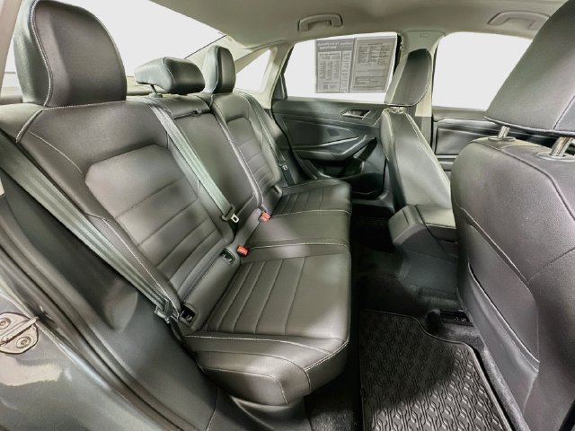 Certified 2024 Volkswagen Jetta SE w/ Panoramic Sunroof Package FWD image 27
