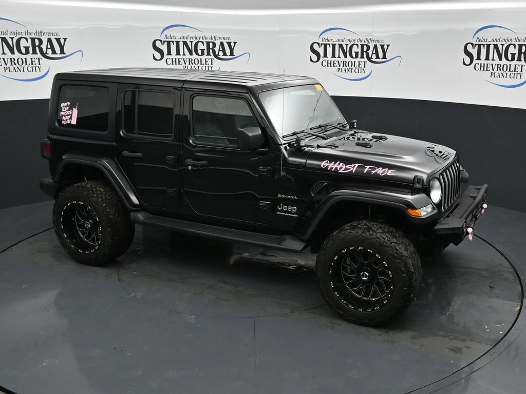 Used 2023 Jeep Wrangler Unlimited Sahara w/ Cold Weather Group AWD/4WD image 18