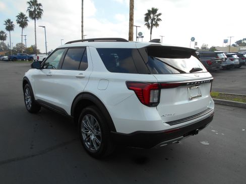 New 2026 Ford Explorer Active w/ Active Comfort Package image 27