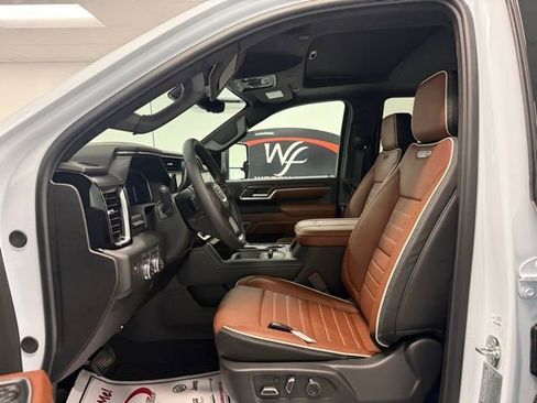 New 2026 GMC Sierra 2500 Denali Ultimate AWD/4WD image 9