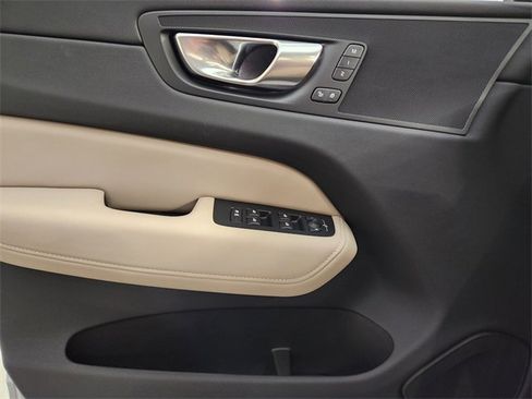 New 2026 Volvo XC60 B5 Plus w/ Protection Package Premier image 24