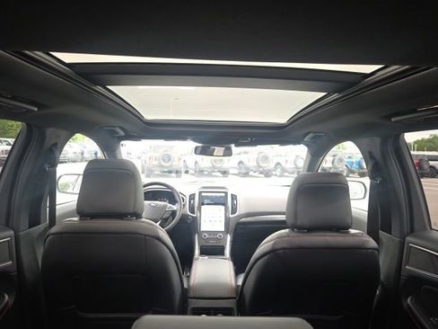 Used 2023 Ford Edge ST-Line w/ Class II Trailer Tow Package AWD/4WD image 13