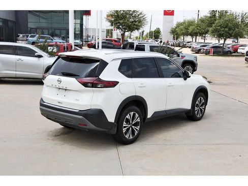 Used 2023 Nissan Rogue SV w/ SV Premium B Package FWD image 4