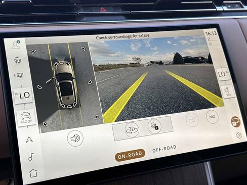 New 2026 Land Rover Range Rover SE image 24