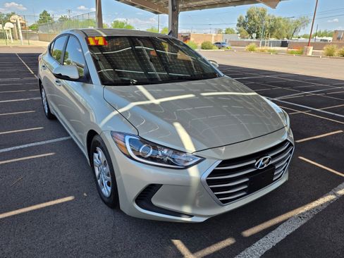 Used 2017 Hyundai Elantra SE FWD image 7