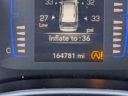 Used 2021 Chrysler Voyager Lxi image 19