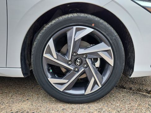 New 2026 Hyundai Elantra Limited image 13