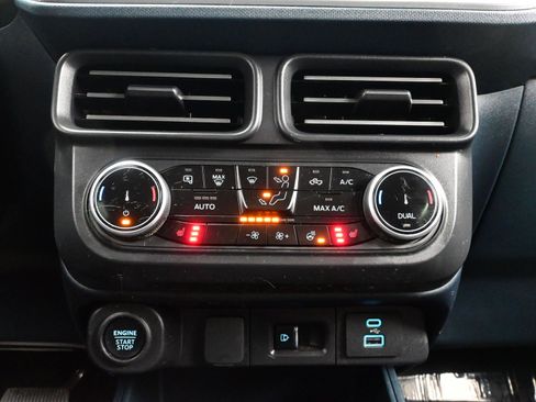 Used 2024 Ford Maverick Lariat w/ Black Appearance Package image 19