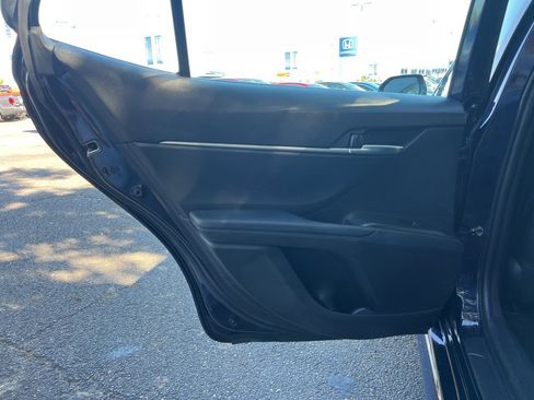 Used 2021 Toyota Camry SE image 14