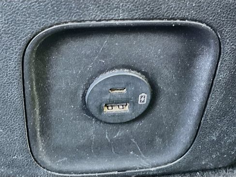 Used 2022 Ford Escape SE FWD image 25
