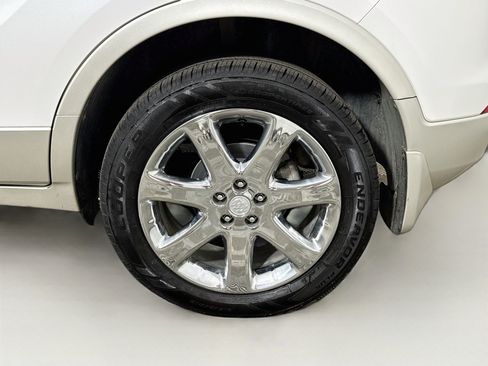 Used 2019 Buick Encore Essence w/ Experience Buick Package AWD/4WD image 29