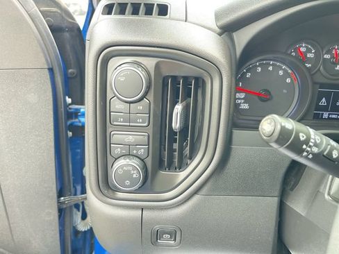 Certified 2022 Chevrolet Silverado 1500 Custom Trail Boss w/ LPO, Dark Essentials Package AWD/4WD image 17