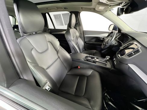 Used 2022 Volvo XC90 T5 Momentum w/ Climate Package image 27