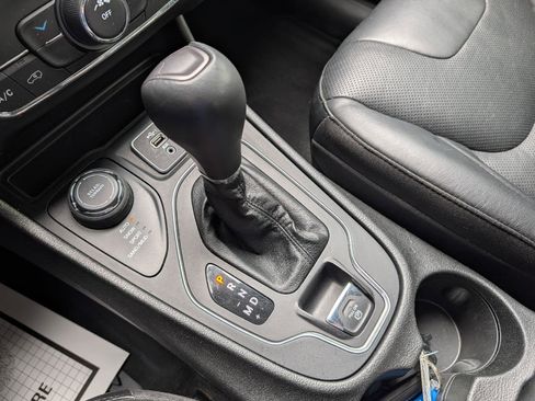 Used 2021 Jeep Cherokee Latitude Lux image 21