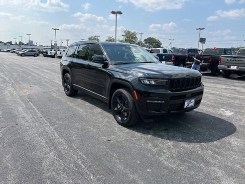 New 2025 Jeep Grand Cherokee L Limited w/ Black Appearance Package image 10