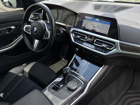 Used 2021 BMW 330i Sedan w/ M Sport Package RWD image 29