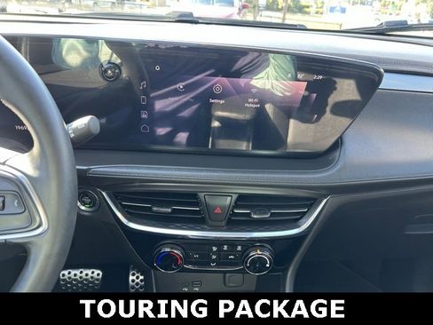Used 2024 Buick Encore GX Sport Touring image 23