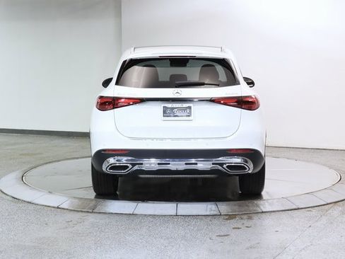 Used 2024 Mercedes-Benz GLC 300 4MATIC w/ Driver Assistance Package image 12