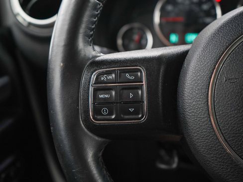 Used 2018 Jeep Wrangler Sahara w/ Connectivity Group AWD/4WD image 20