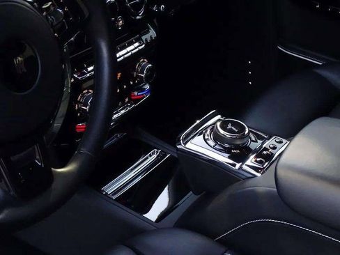 Used 2021 Rolls-Royce Phantom Sedan image 7