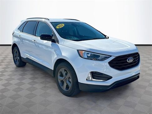 Used 2024 Ford Edge SEL w/ Sport Appearance Package image 3