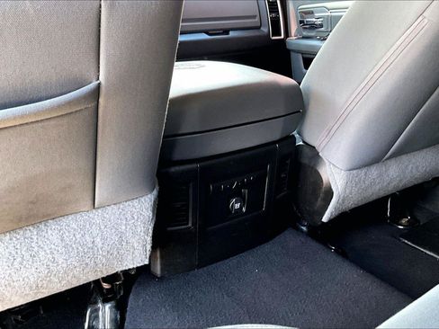 Used 2019 RAM 1500 Warlock AWD/4WD image 34