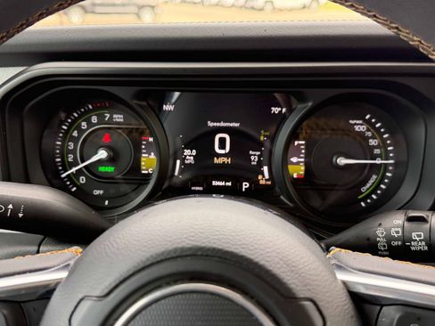 Used 2024 Jeep Wrangler Unlimited Sahara AWD/4WD image 37