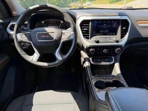 Used 2023 GMC Acadia SLE w/ LPO, Floor Liner Package AWD/4WD image 9
