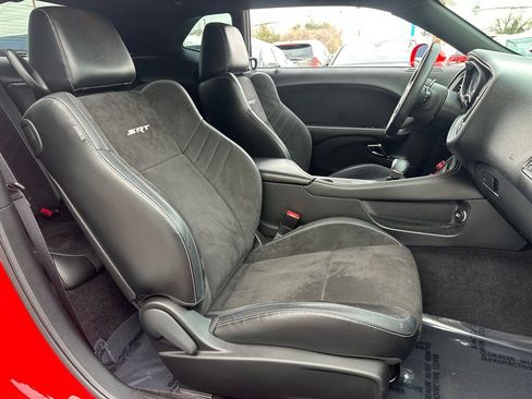 Used 2016 Dodge Challenger SRT Hellcat image 23