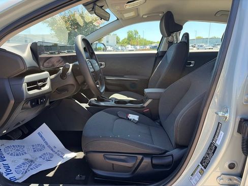 Used 2025 Kia K4 FWD image 41