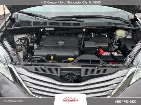 Used 2015 Toyota Sienna XLE image 33