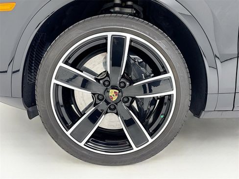 Used 2023 Porsche Cayenne Turbo image 35