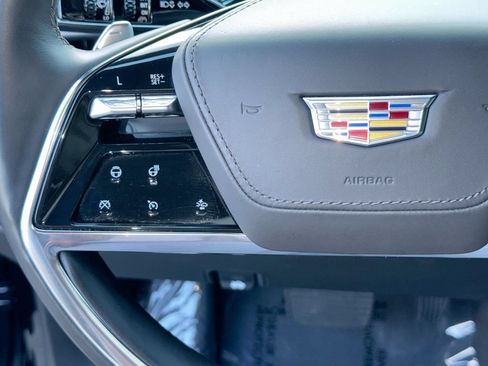 Used 2025 Cadillac Escalade ESV Sport Platinum AWD/4WD image 17