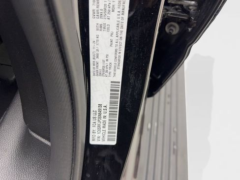 Used 2025 RAM 1500 Laramie w/ Laramie Southwest Edition image 89