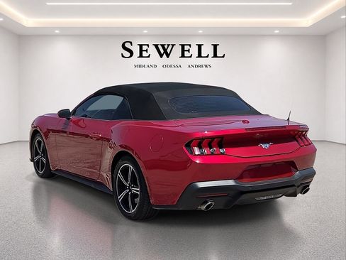Used 2024 Ford Mustang Convertible RWD image 3