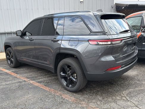 Used 2023 Jeep Grand Cherokee Altitude AWD/4WD image 2