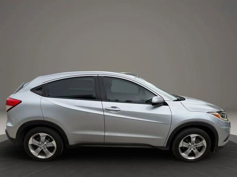 Used 2020 Honda HR-V LX image 6