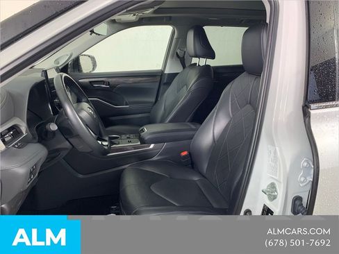 Used 2023 Toyota Highlander Platinum AWD/4WD image 19