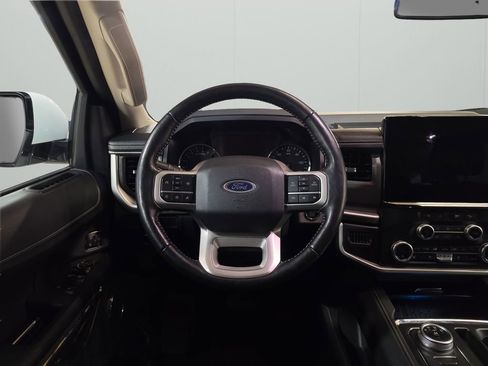 Used 2024 Ford Expedition XLT AWD/4WD image 17